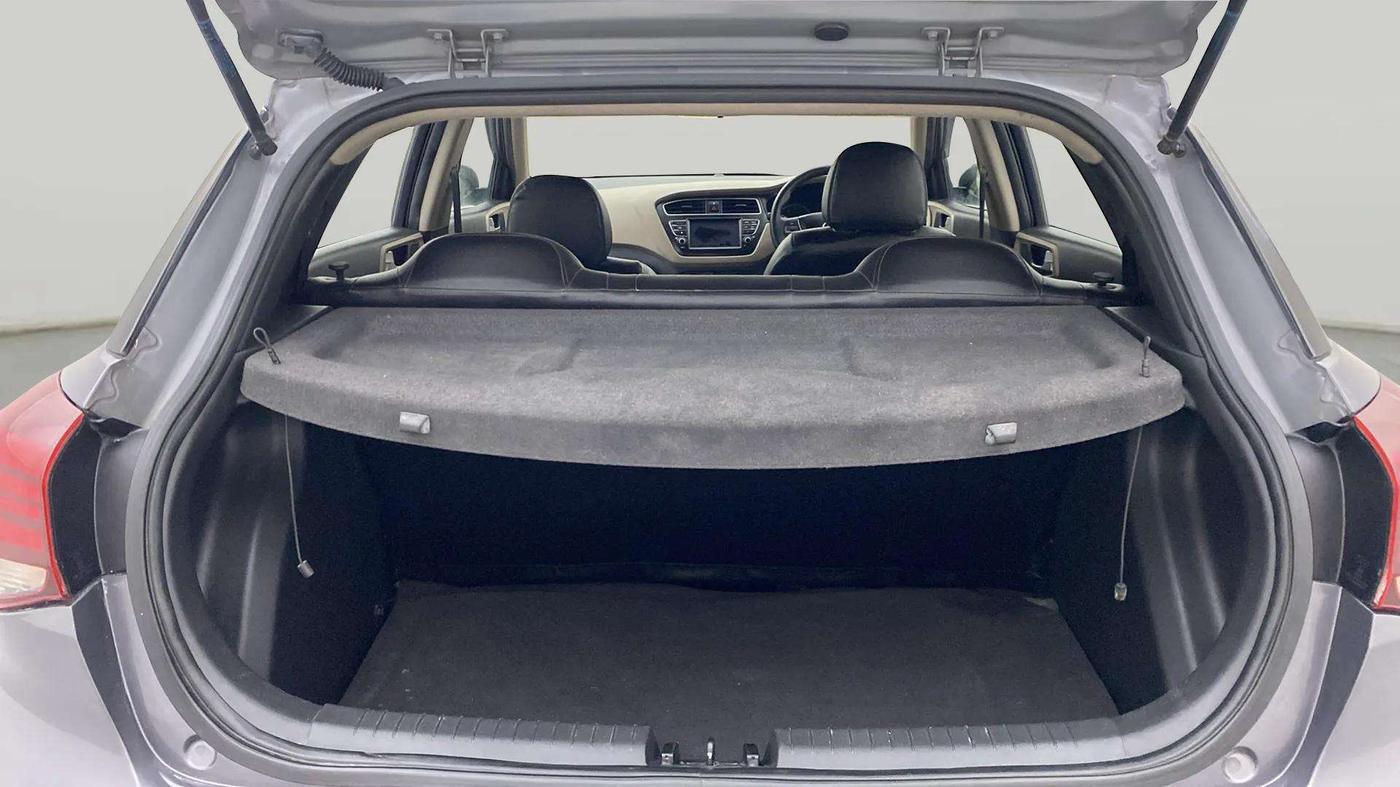 2019 Hyundai Elite i20 SPORTZ PLUS 1.2, Petrol, Manual, 57,844 km, Boot Inside