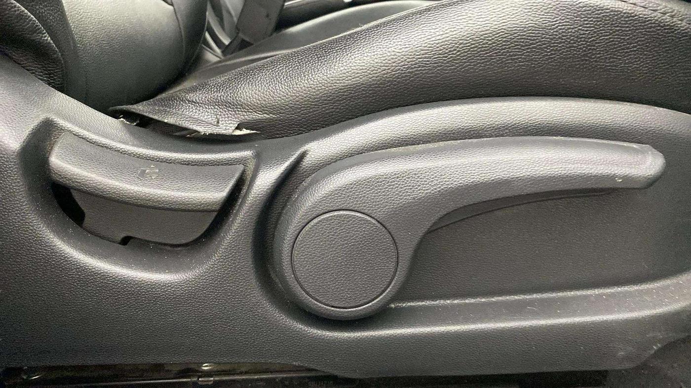 2019 Hyundai Elite i20 SPORTZ PLUS 1.2, Petrol, Manual, 57,844 km, Driver Side Adjustment Panel