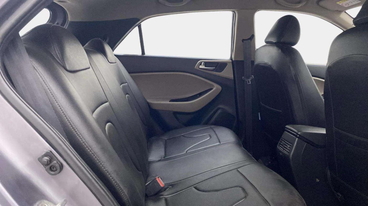 2019 Hyundai Elite i20 SPORTZ PLUS 1.2, Petrol, Manual, 57,844 km, Right Side Rear Door Cabin