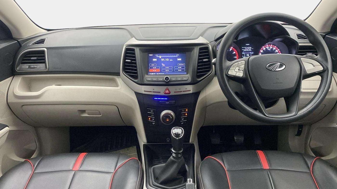 2019 Mahindra XUV300 W6 1.2 PETROL, Petrol, Manual, 22,056 km, Dashboard