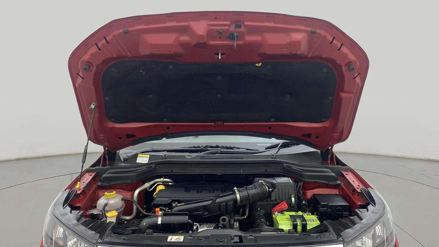 2019 Mahindra XUV300 W6 1.2 PETROL, Petrol, Manual, 22,056 km, Open Bonet
