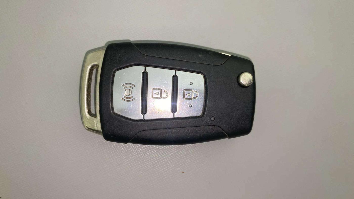 2019 Mahindra XUV300 W6 1.2 PETROL, Petrol, Manual, 22,056 km, Key Close Up