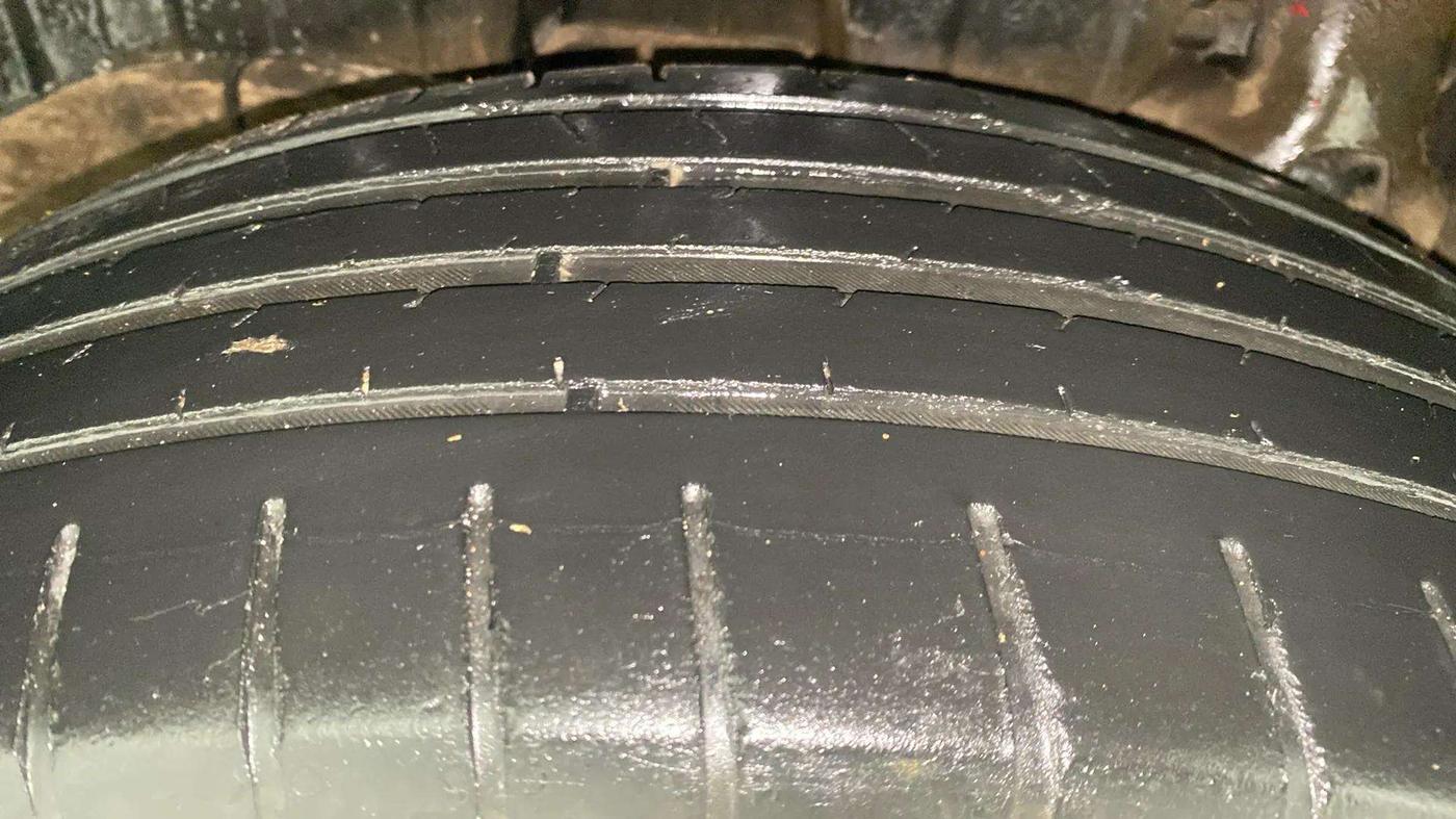 2019 Mahindra XUV300 W6 1.2 PETROL, Petrol, Manual, 22,056 km, Right Rear Tyre Tread