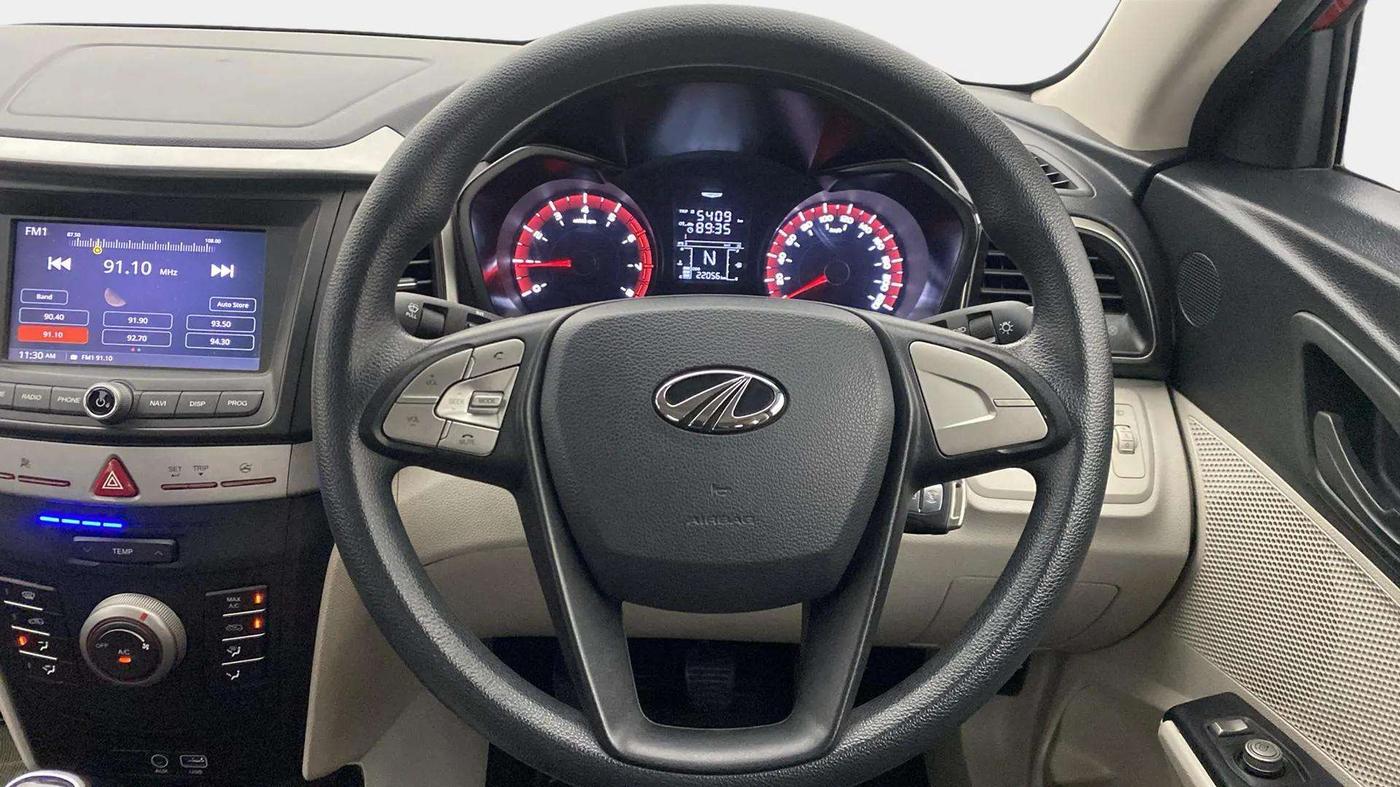 2019 Mahindra XUV300 W6 1.2 PETROL, Petrol, Manual, 22,056 km, Steering Wheel Close Up