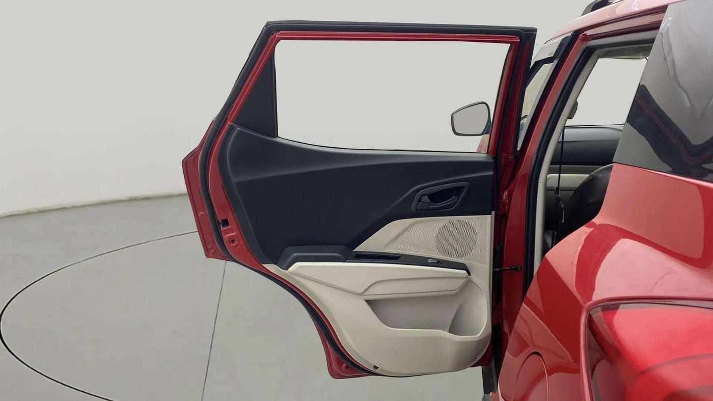 2019 Mahindra XUV300 W6 1.2 PETROL, Petrol, Manual, 22,056 km, LHS Rear Door