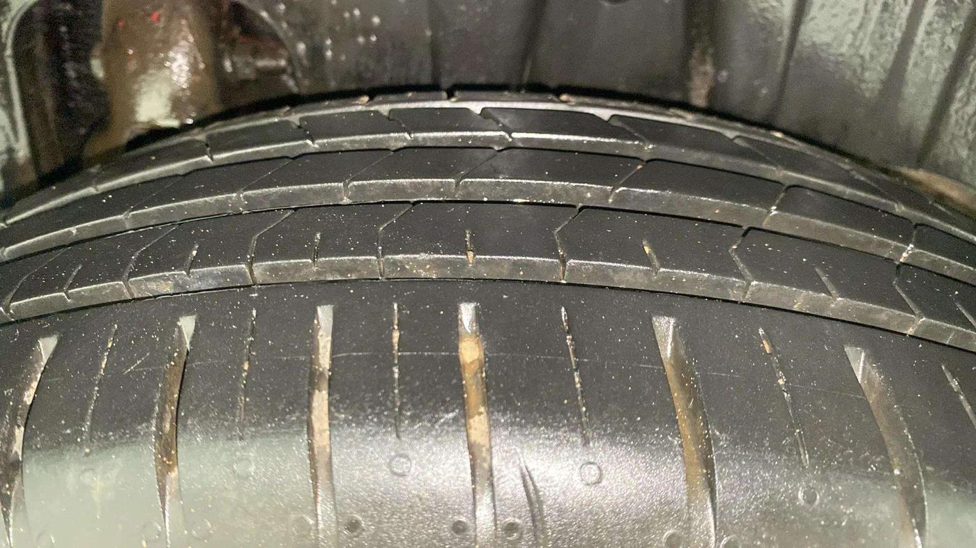 2019 Mahindra XUV300 W6 1.2 PETROL, Petrol, Manual, 22,056 km, Left Rear Tyre Tread