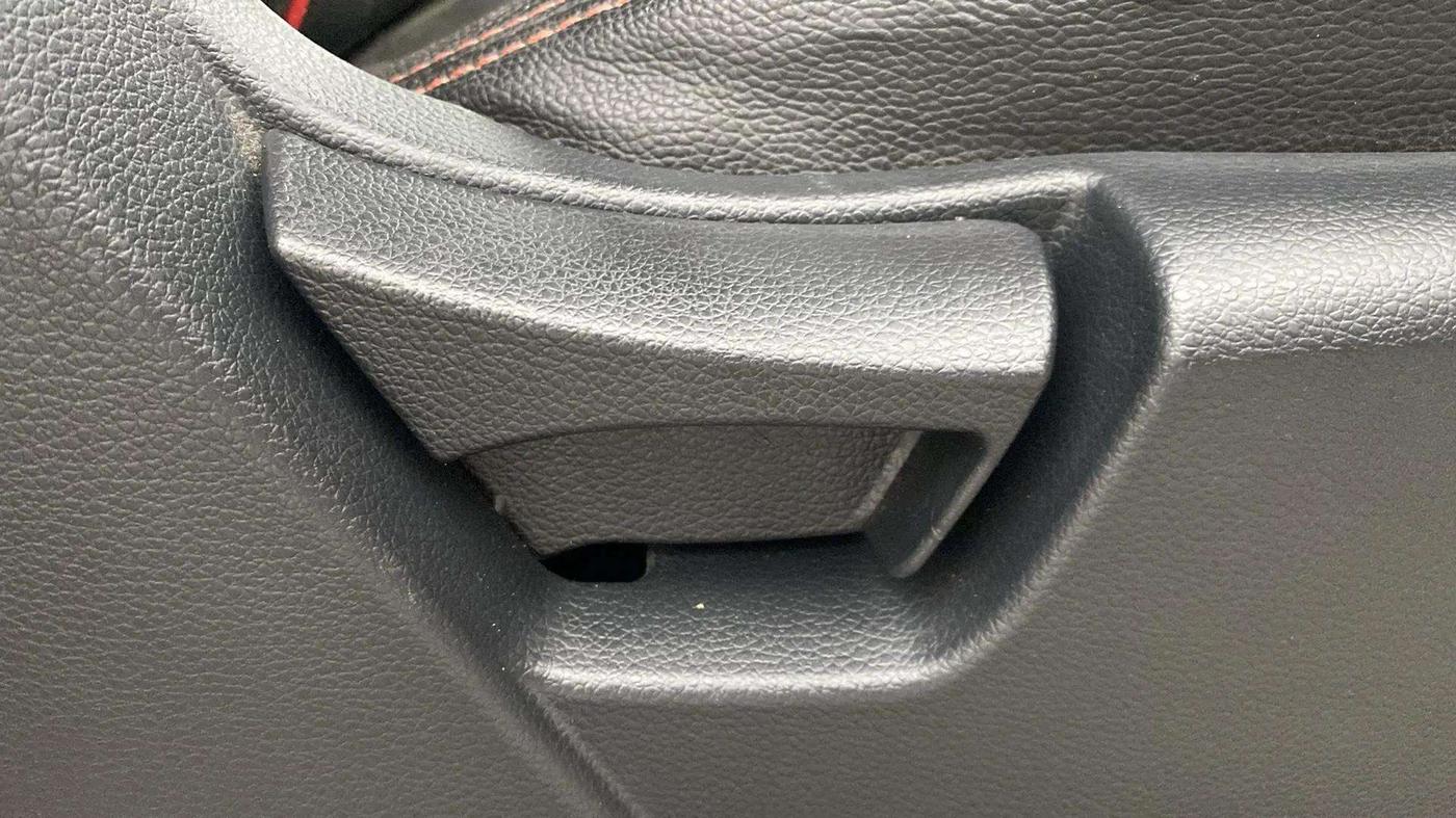 2019 Mahindra XUV300 W6 1.2 PETROL, Petrol, Manual, 22,056 km, Driver Side Adjustment Panel