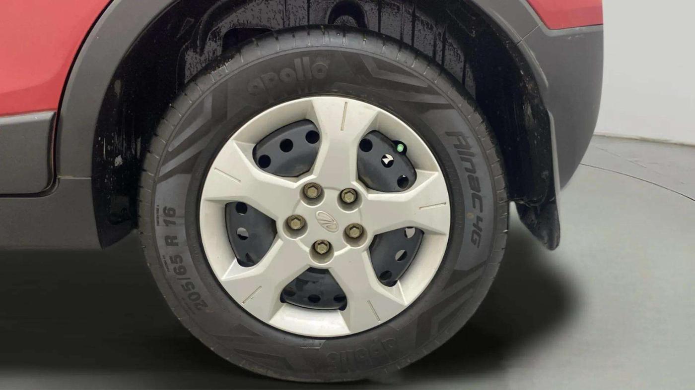 2019 Mahindra XUV300 W6 1.2 PETROL, Petrol, Manual, 22,056 km, Left Rear Wheel