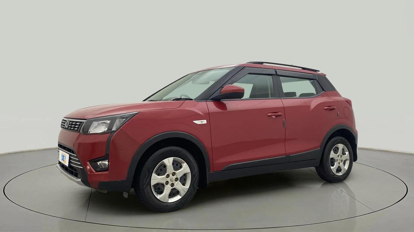 2019 Mahindra XUV300 W6 1.2 PETROL, Petrol, Manual, 22,056 km, Left Front Diagonal