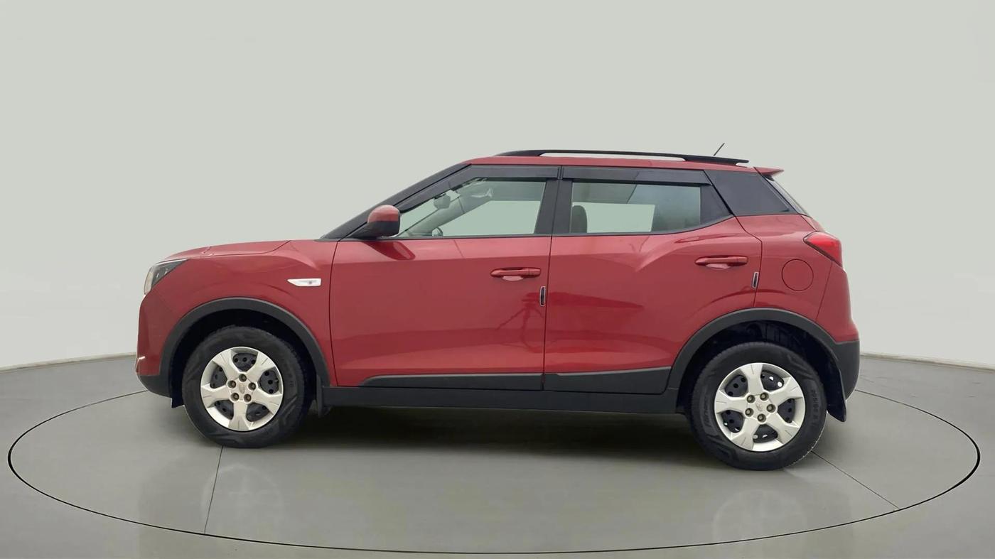2019 Mahindra XUV300 W6 1.2 PETROL, Petrol, Manual, 22,056 km, Left Side