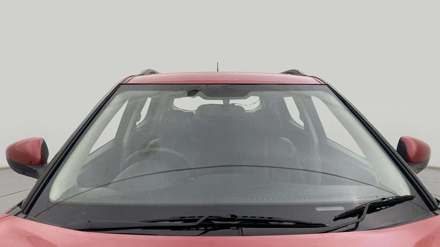 2019 Mahindra XUV300 W6 1.2 PETROL, Petrol, Manual, 22,056 km, Front Windshield