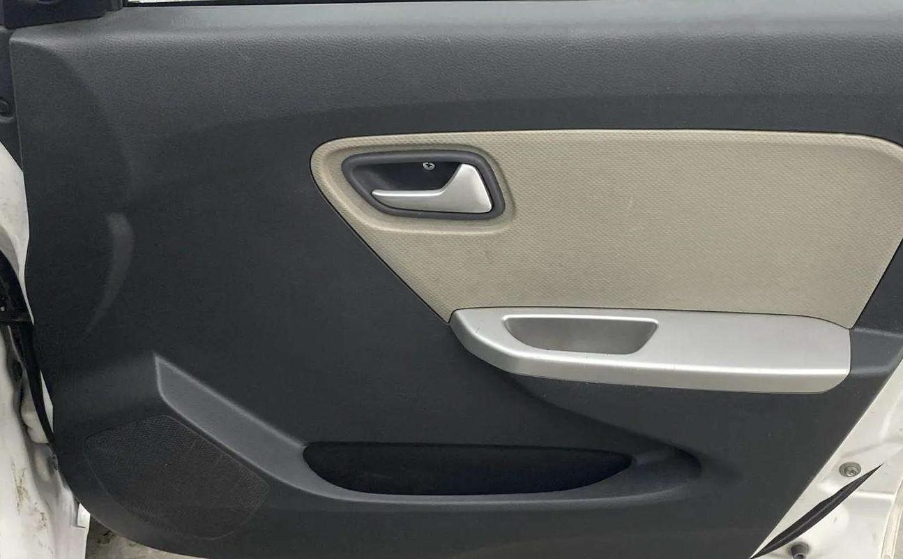 2017 Maruti Alto K10 VXI (O) AMT, Petrol, Automatic, 44,372 km, Driver Side Door Panels Control