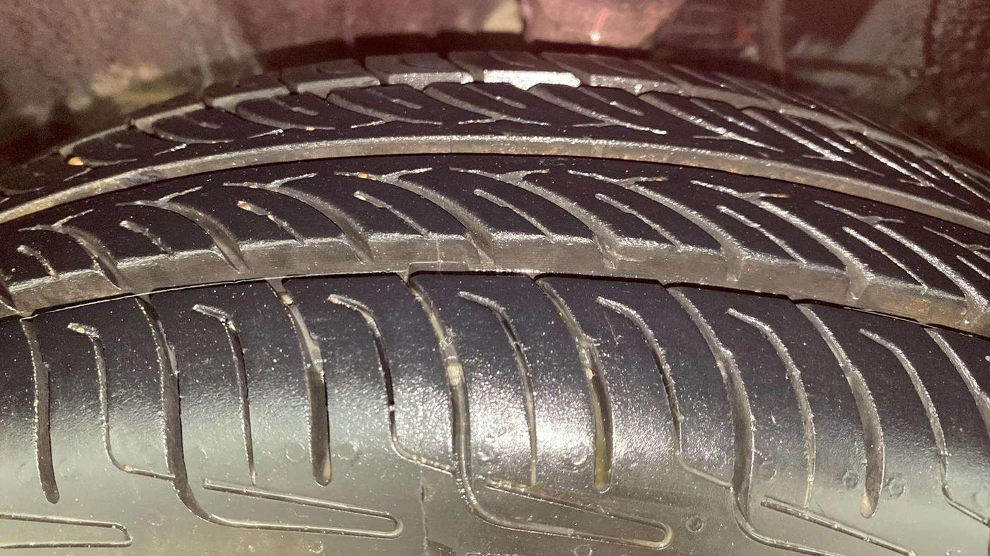 2013 Maruti Alto 800 VXI, Petrol, Manual, 33,684 km, Left Front Tyre Tread