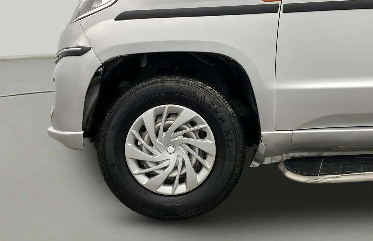 2021 Mahindra BOLERO NEO N 4, Diesel, Manual, 52,766 km, Left Front Wheel