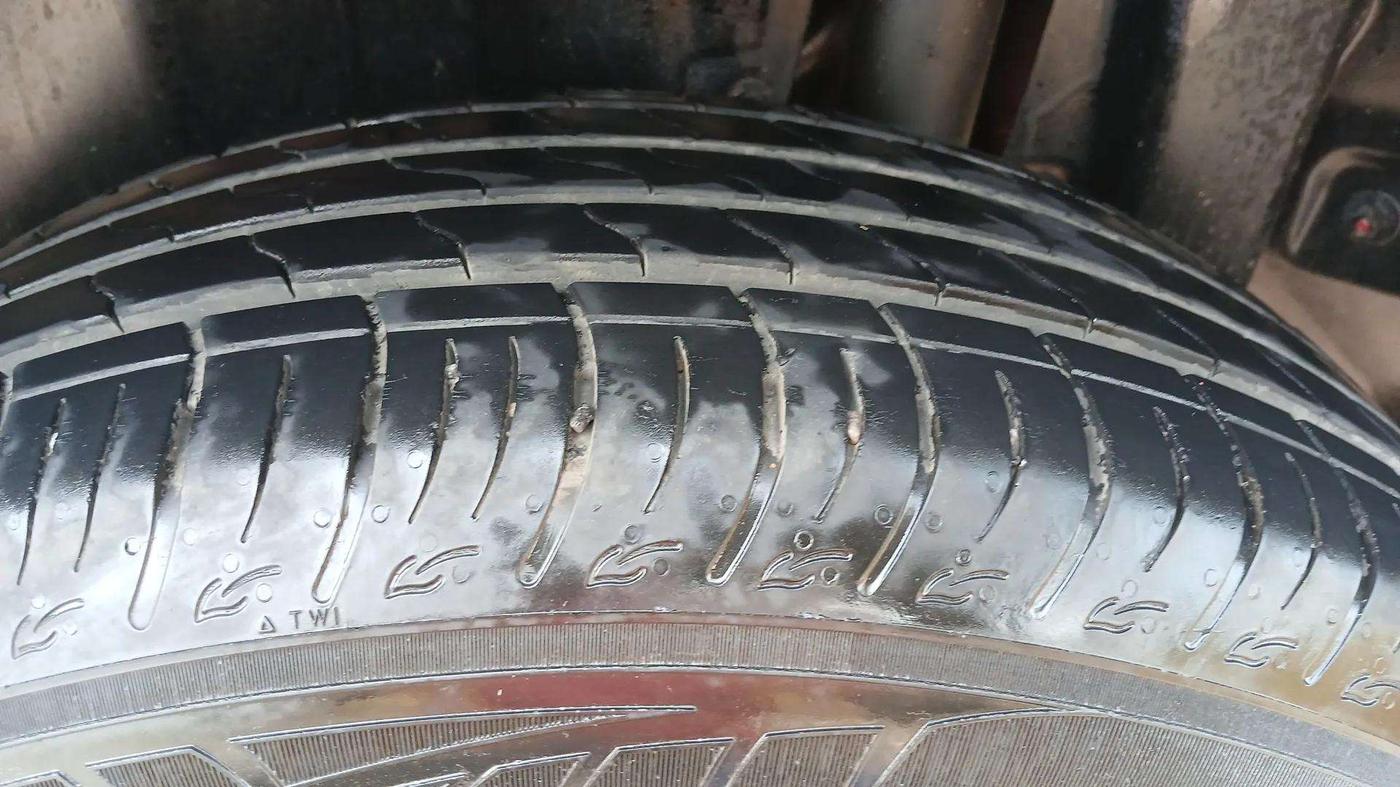 2023 Maruti BREZZA ZXI, Petrol, Manual, 20,947 km, Left Front Tyre Tread