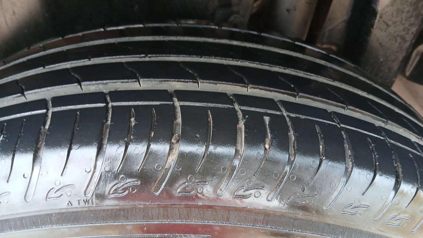 2023 Maruti BREZZA ZXI, Petrol, Manual, 20,947 km, Right Rear Tyre Tread