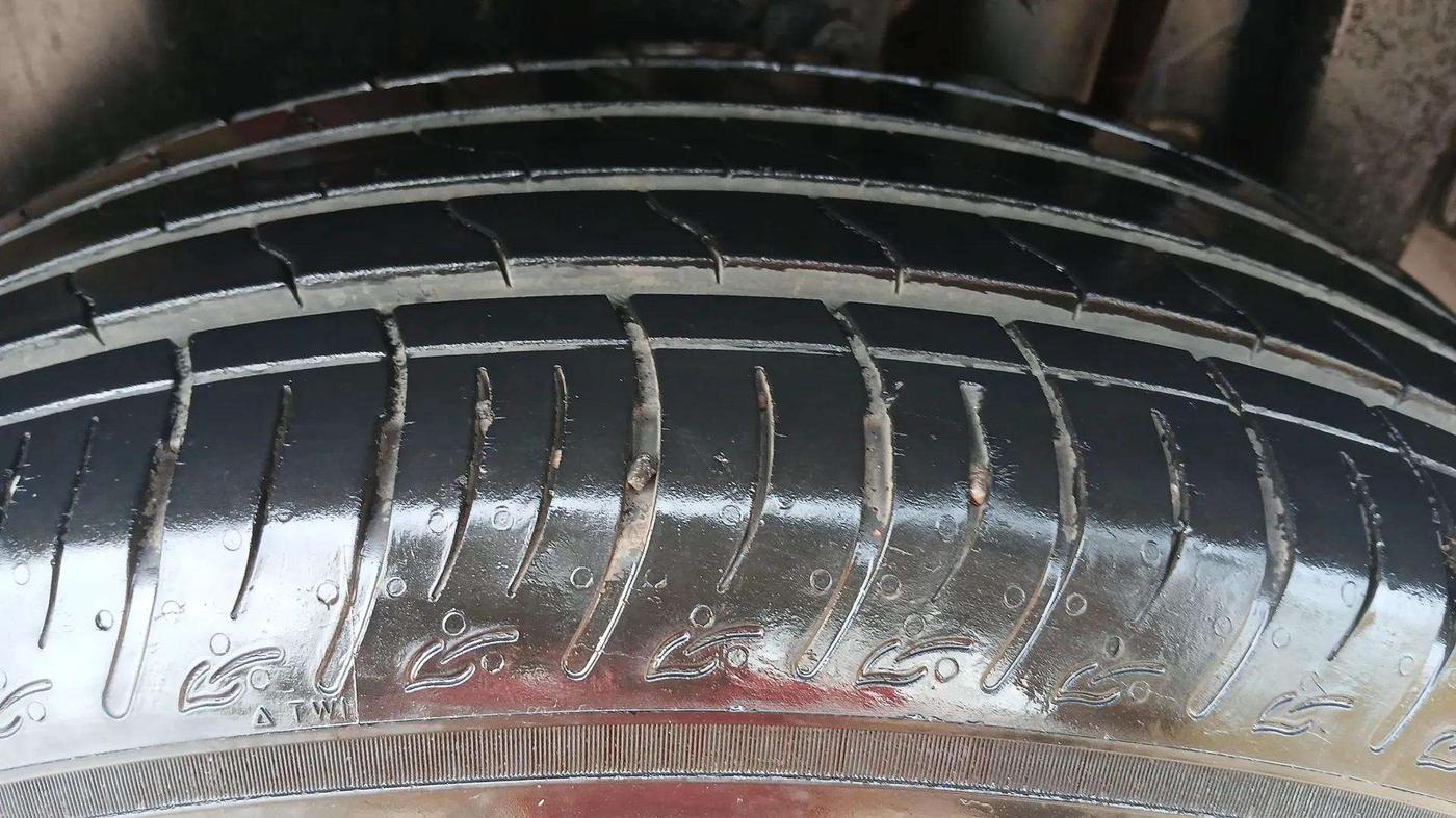 2023 Maruti BREZZA ZXI, Petrol, Manual, 20,947 km, Right Front Tyre Tread