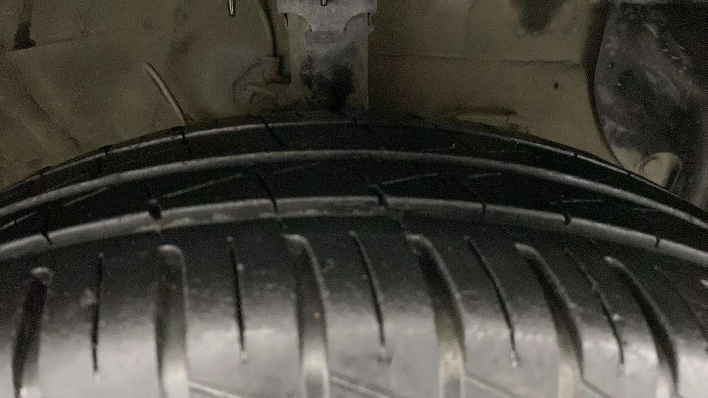 2021 Hyundai GRAND I10 NIOS SPORTZ 1.2 KAPPA VTVT CNG, CNG, Manual, 77,499 km, Right Front Tyre Tread