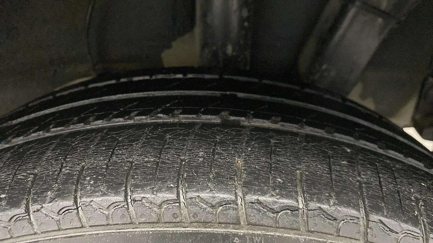 2021 Hyundai GRAND I10 NIOS SPORTZ 1.2 KAPPA VTVT CNG, CNG, Manual, 77,499 km, Left Rear Tyre Tread