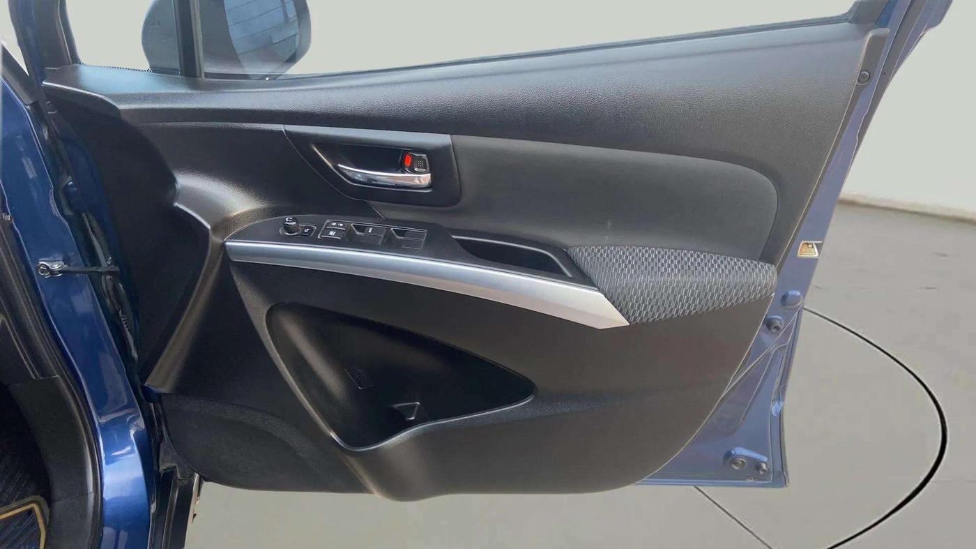 2018 Maruti S Cross ZETA 1.3, Diesel, Manual, 76,016 km, Driver Side Door Panels Control