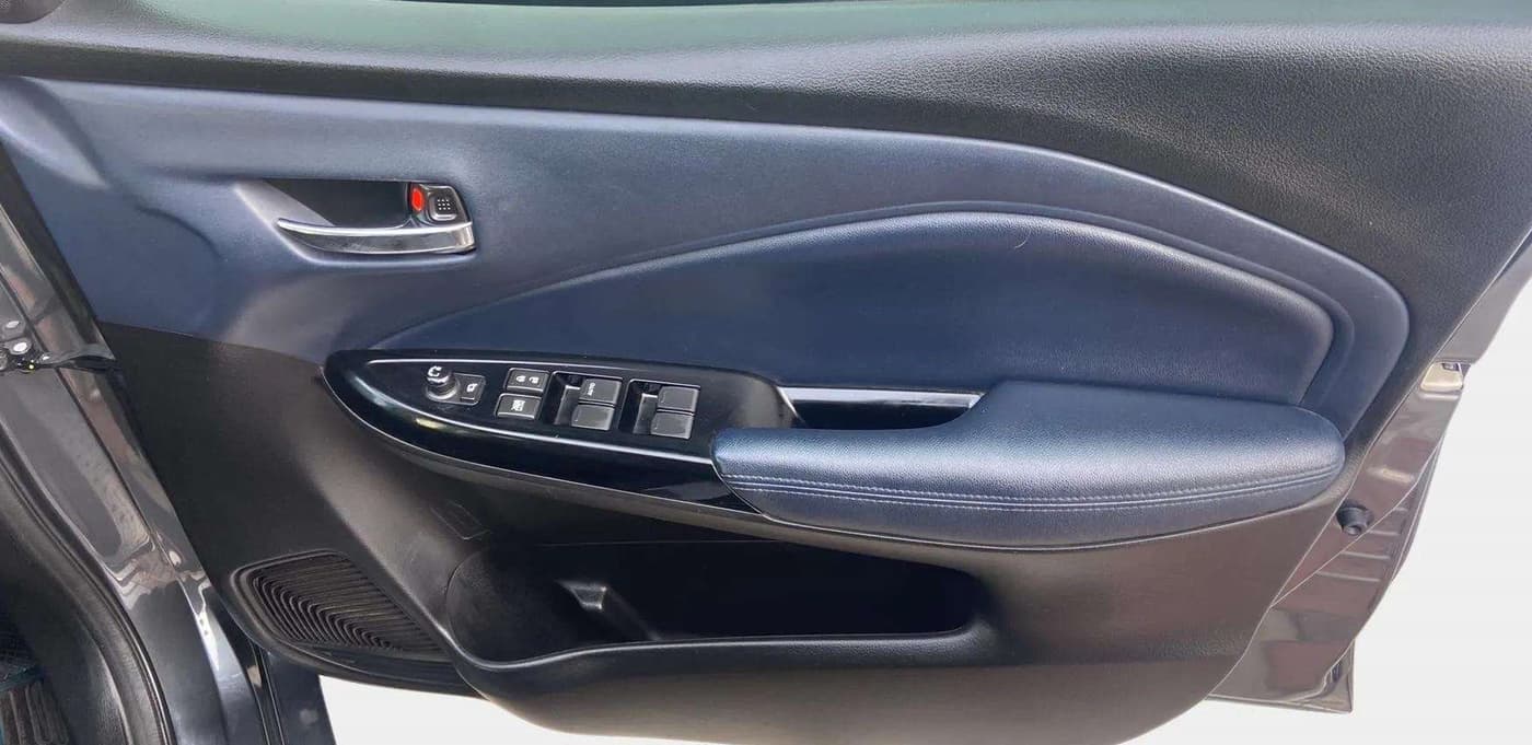 2022 Maruti Baleno ALPHA PETROL 1.2, Petrol, Manual, 32,281 km, Driver Side Door Panels Control