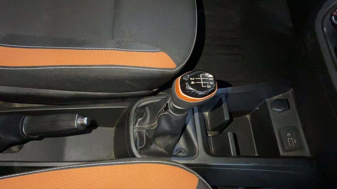 2019 Renault Kwid CLIMBER 1.0 (O), Petrol, Manual, 46,932 km, Gear Lever