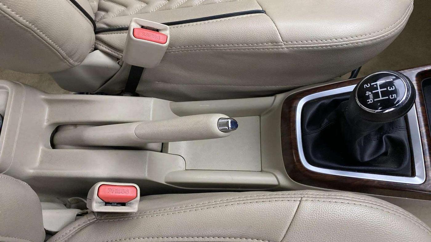 2019 Maruti Dzire VXI, Petrol, Manual, 75,158 km, Gear Lever