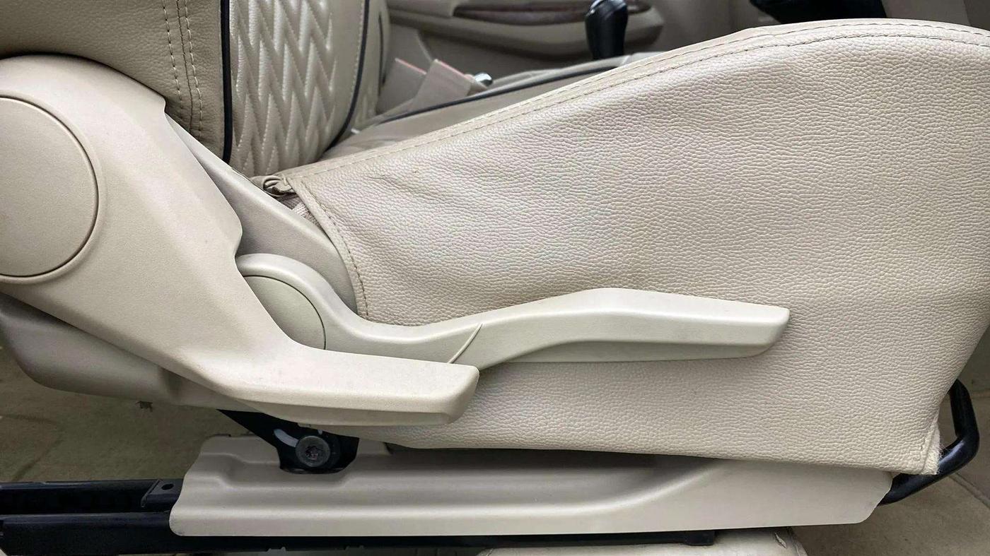 2019 Maruti Dzire VXI, Petrol, Manual, 75,158 km, Driver Side Adjustment Panel