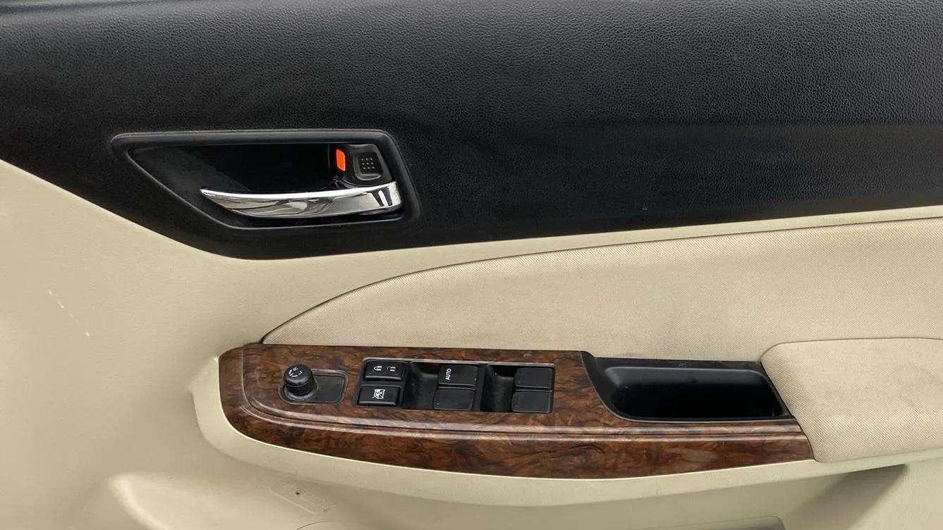 2019 Maruti Dzire VXI, Petrol, Manual, 75,158 km, Driver Side Door Panels Control