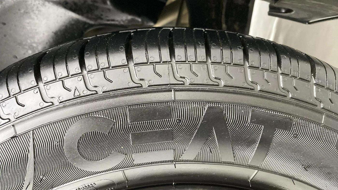 2019 Maruti Dzire VXI, Petrol, Manual, 75,158 km, Right Rear Tyre Tread