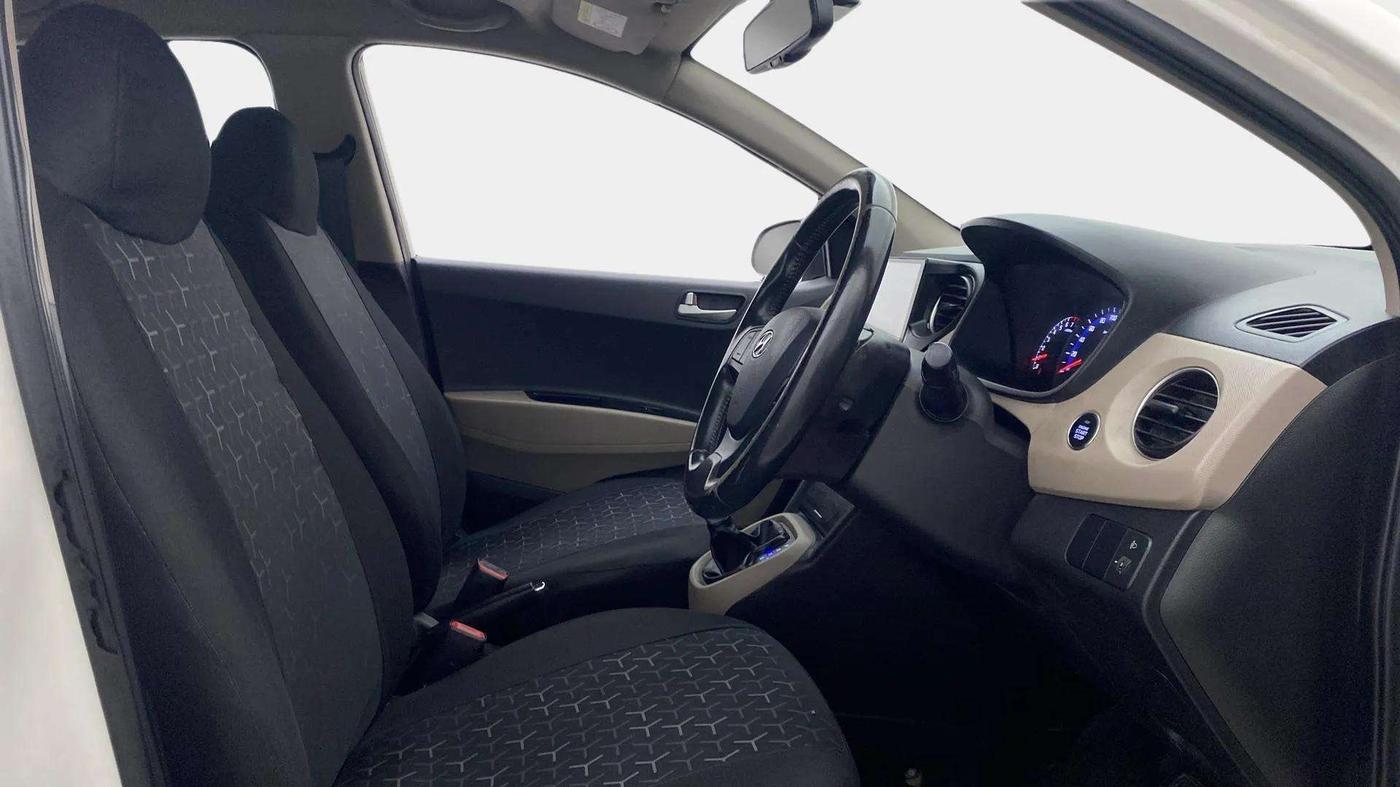 2015 Hyundai Xcent SX AT 1.2 (O), Petrol, Automatic, 39,475 km, Right Side Front Door Cabin