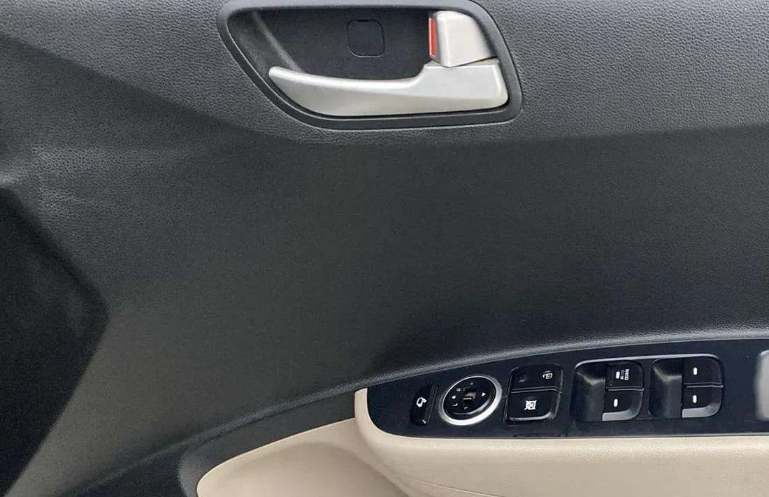 2015 Hyundai Xcent SX AT 1.2 (O), Petrol, Automatic, 39,475 km, Driver Side Door Panels Control
