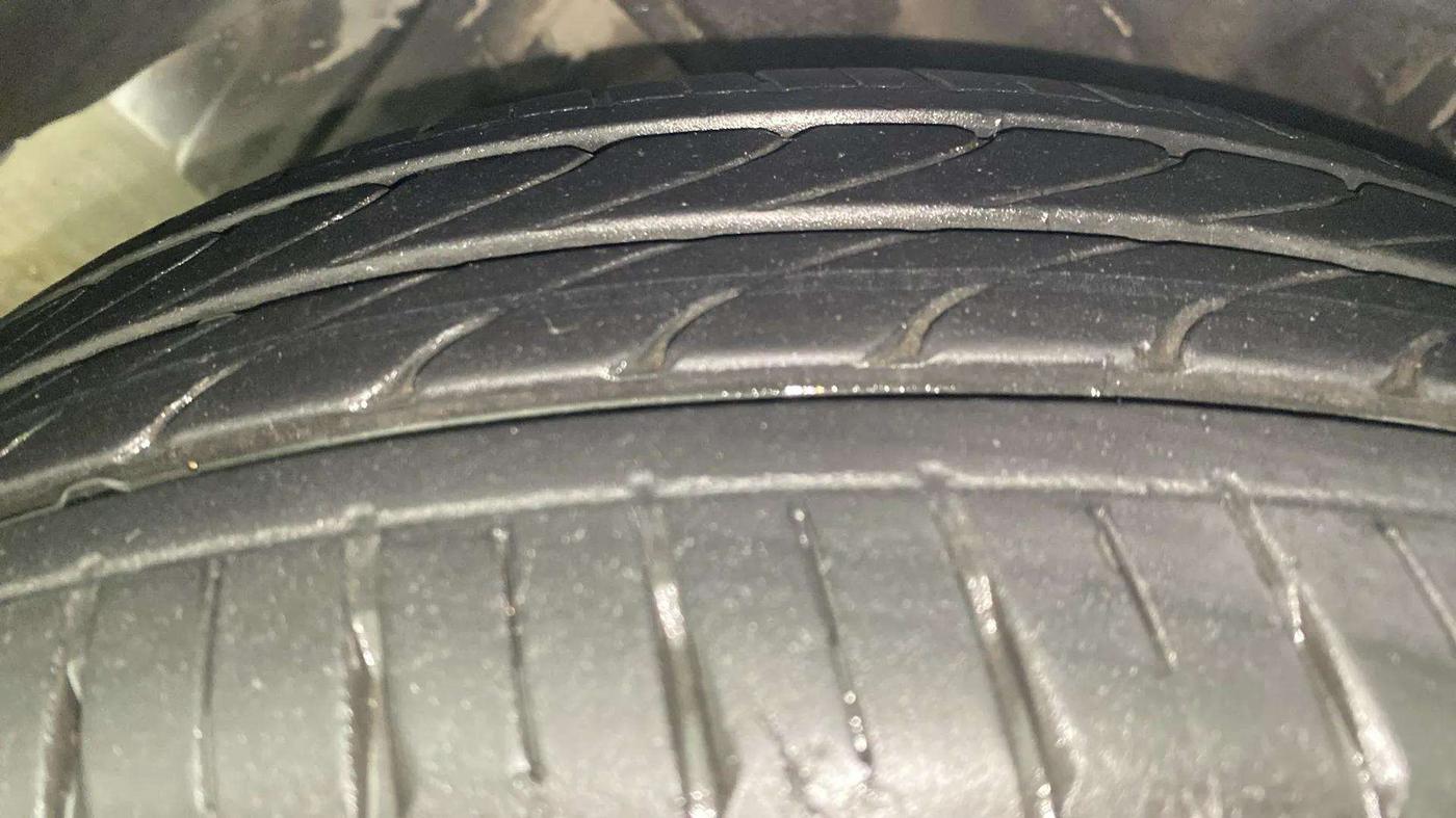 2015 Hyundai Xcent SX AT 1.2 (O), Petrol, Automatic, 39,475 km, Left Front Tyre Tread