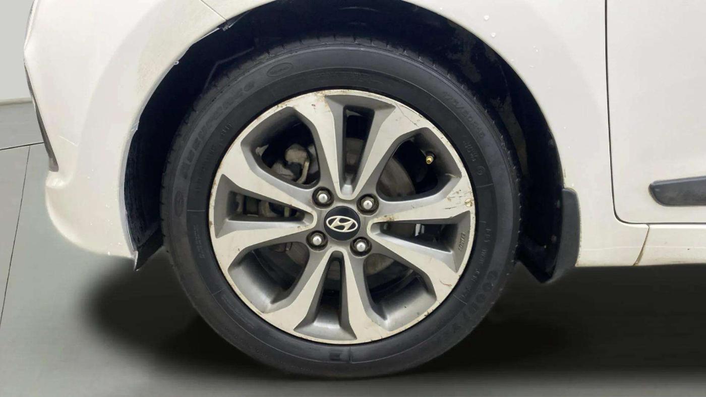 2015 Hyundai Xcent SX AT 1.2 (O), Petrol, Automatic, 39,475 km, Left Front Wheel