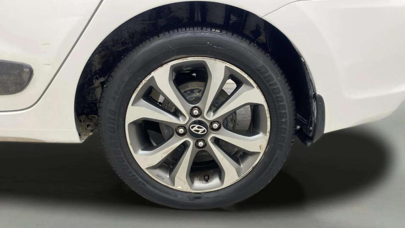 2015 Hyundai Xcent SX AT 1.2 (O), Petrol, Automatic, 39,475 km, Left Rear Wheel