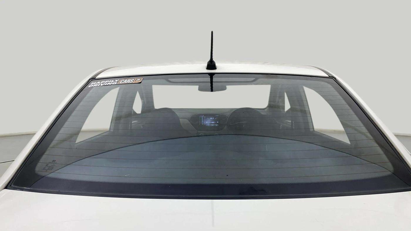 2015 Hyundai Xcent SX AT 1.2 (O), Petrol, Automatic, 39,475 km, Rear Windshield
