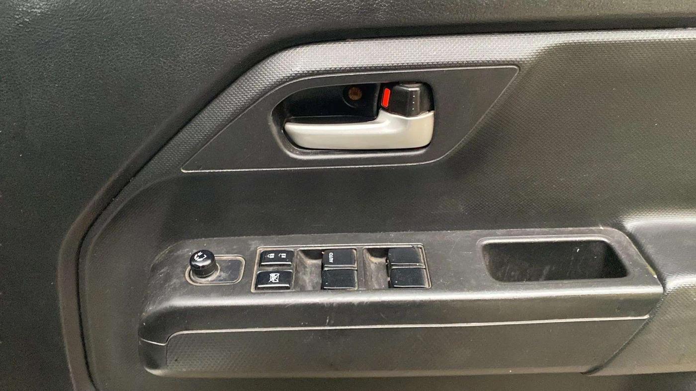 2019 Maruti New Wagon-R VXI 1.2, Petrol, Manual, 63,125 km, Driver Side Door Panels Control