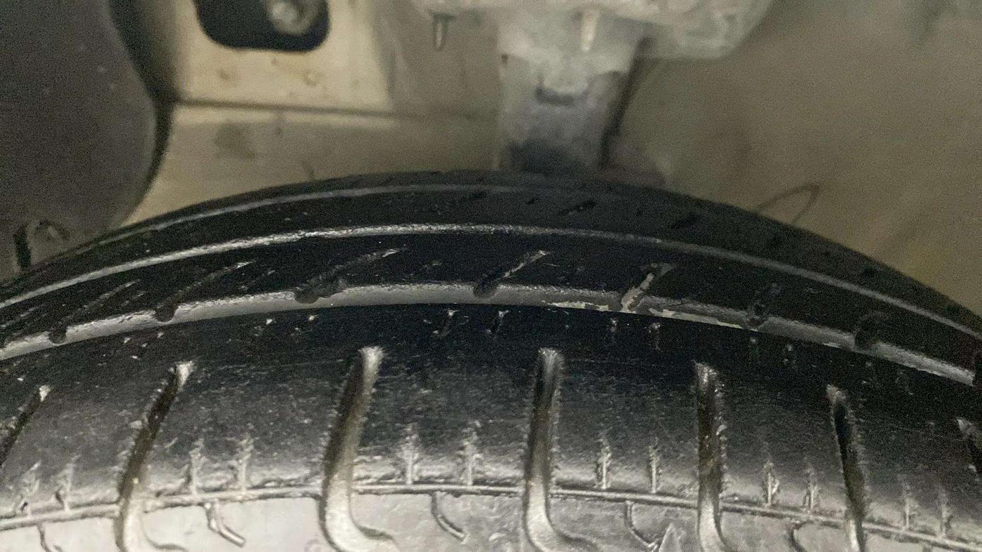2021 Hyundai GRAND I10 NIOS MAGNA AMT 1.2 KAPPA VTVT, Petrol, Automatic, 85,523 km, Left Front Tyre Tread