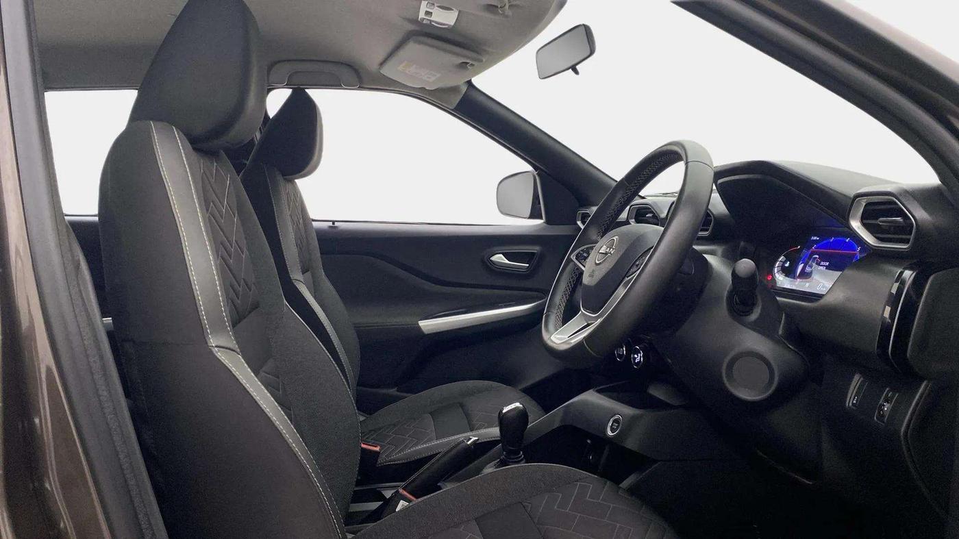 2023 Nissan MAGNITE XV AMT EZ Shift DT, Petrol, Automatic, 26,879 km, Right Side Front Door Cabin
