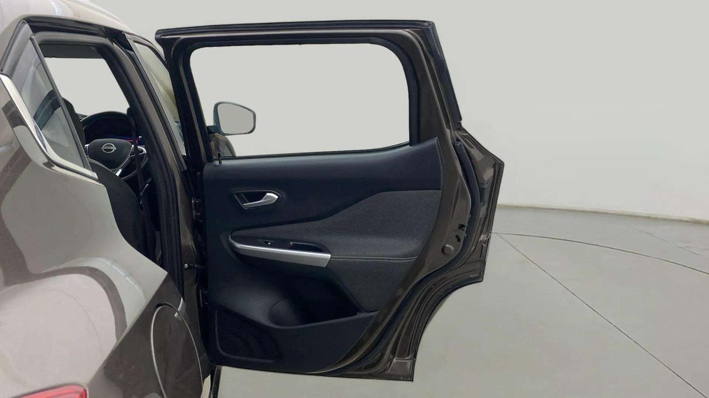 2023 Nissan MAGNITE XV AMT EZ Shift DT, Petrol, Automatic, 26,879 km, RHS Rear Door