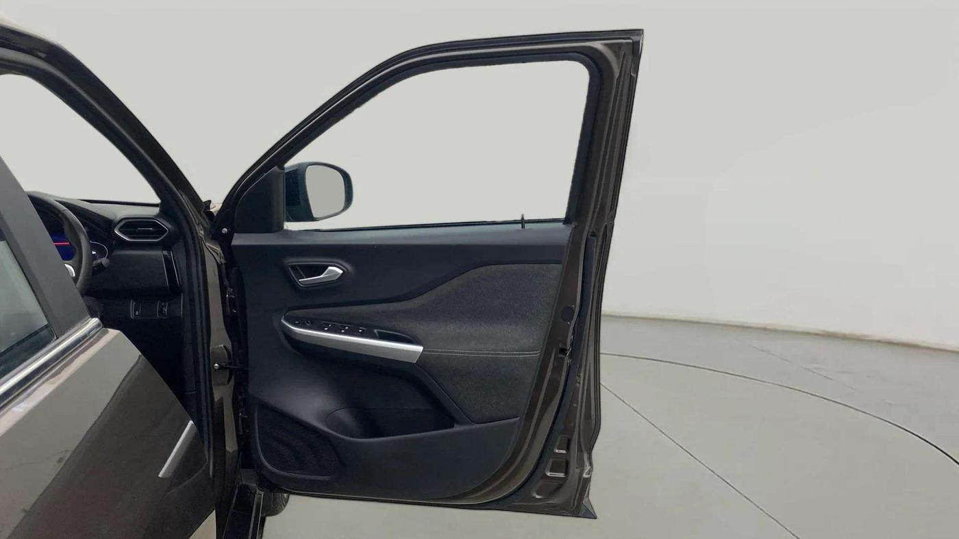 2023 Nissan MAGNITE XV AMT EZ Shift DT, Petrol, Automatic, 26,879 km, RHS Front Door