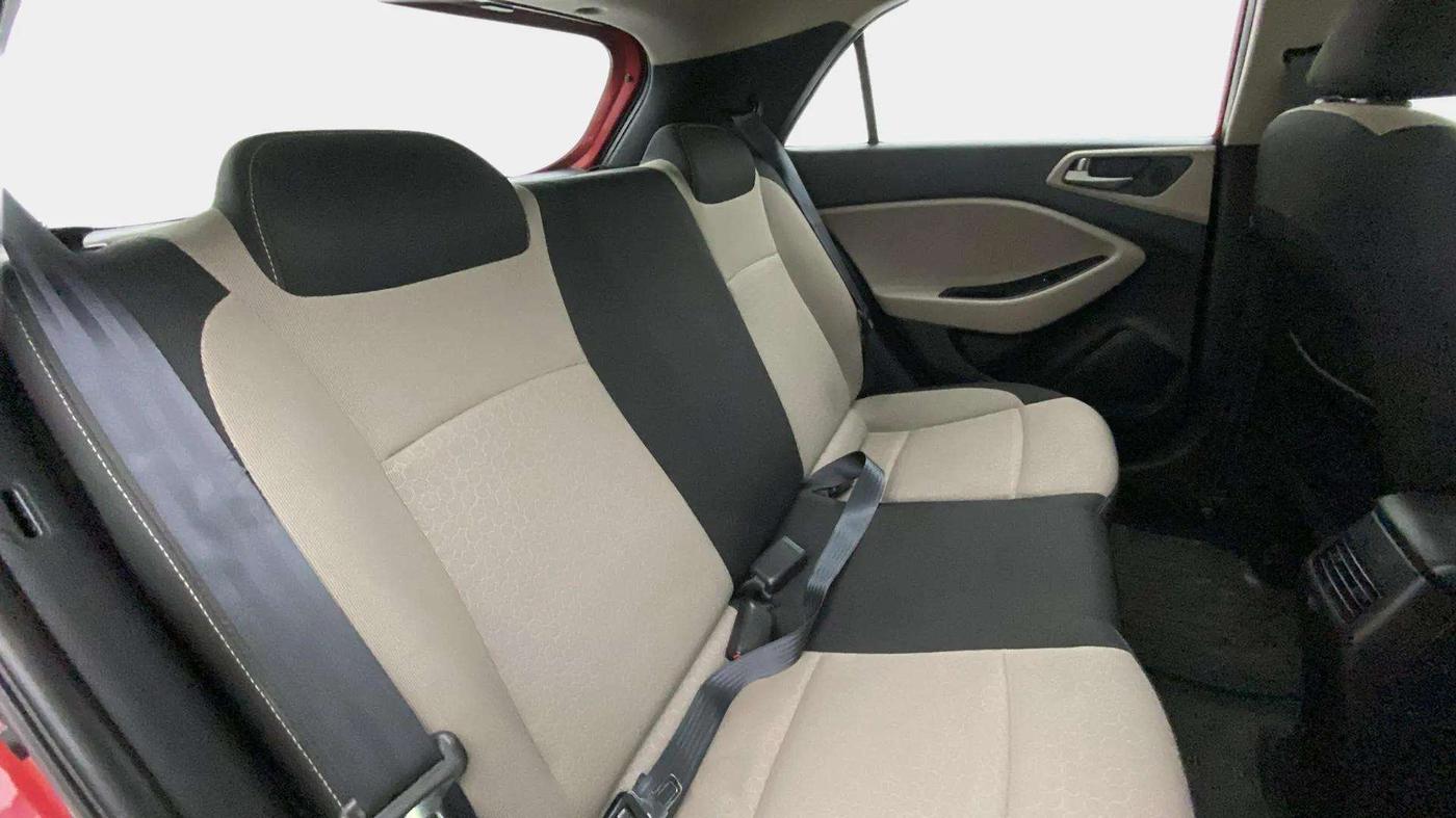 2015 Hyundai Elite i20 SPORTZ 1.2, Petrol, Manual, 47,524 km, Right Side Rear Door Cabin