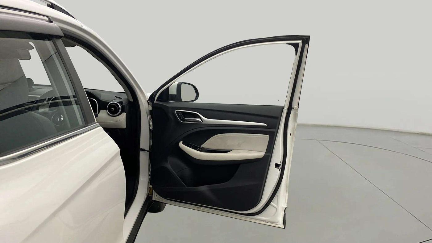 2022 MG ASTOR SHARP 1.5 MT, Petrol, Manual, 47,762 km, RHS Front Door