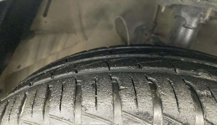 2021 Hyundai NEW SANTRO MAGNA, Petrol, Manual, 30,072 km, Right Front Tyre Tread