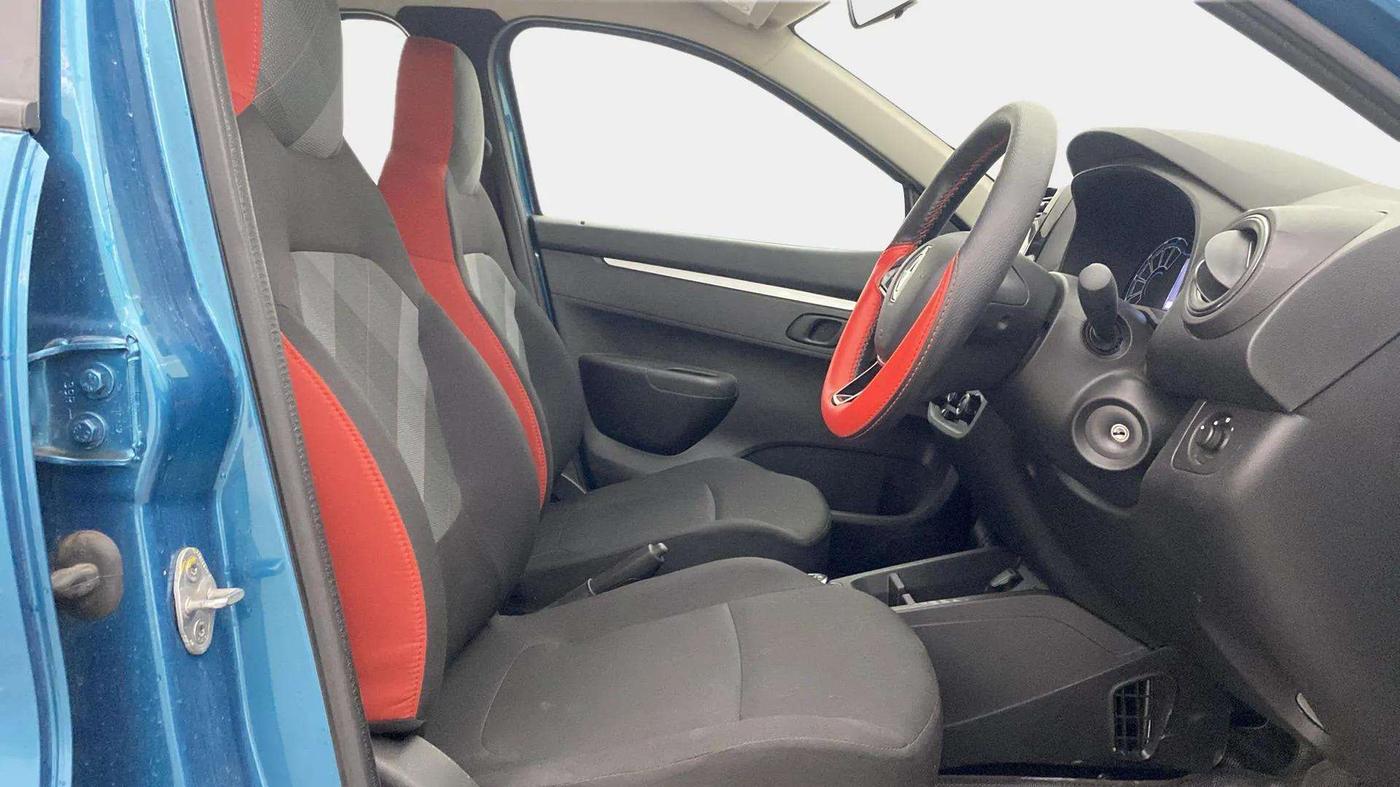 2024 Renault Kwid RXT 1.0 AMT, Petrol, Automatic, 1,422 km, Right Side Front Door Cabin