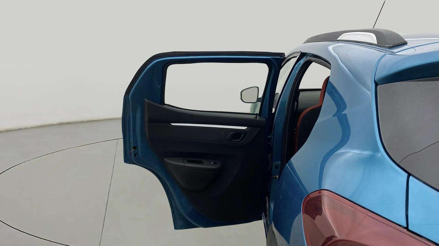 2024 Renault Kwid RXT 1.0 AMT, Petrol, Automatic, 1,422 km, LHS Rear Door