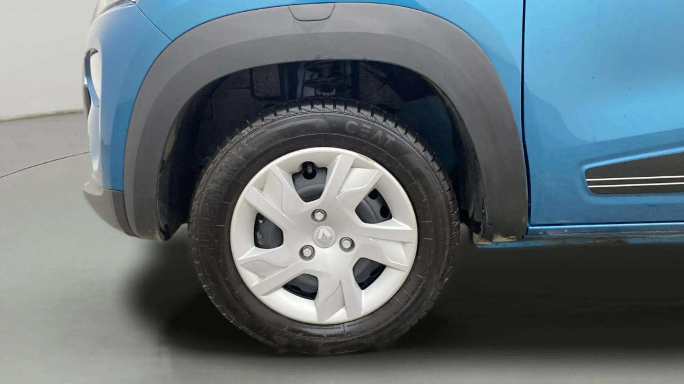 2024 Renault Kwid RXT 1.0 AMT, Petrol, Automatic, 1,422 km, Left Front Wheel