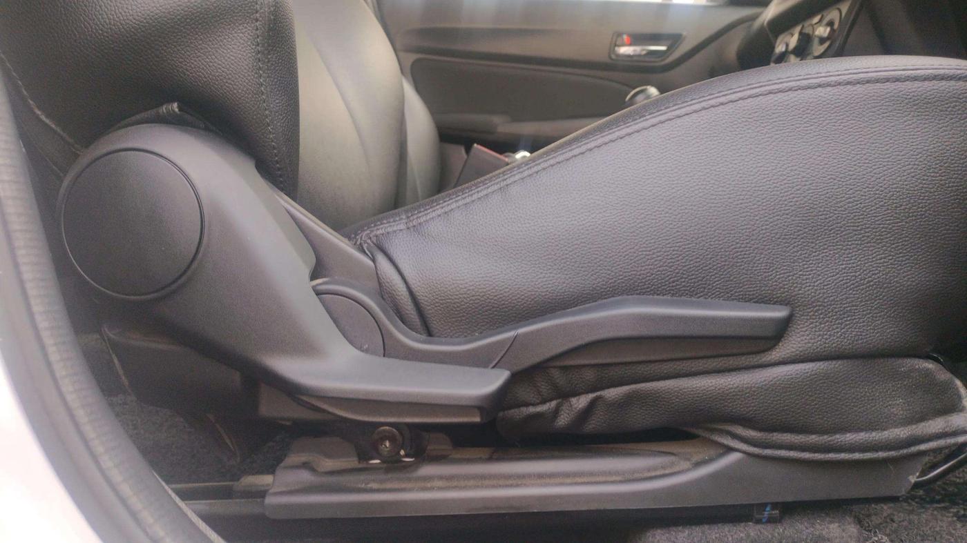 2020 Maruti Swift VXI, Petrol, Manual, 27,799 km, Driver Side Adjustment Panel