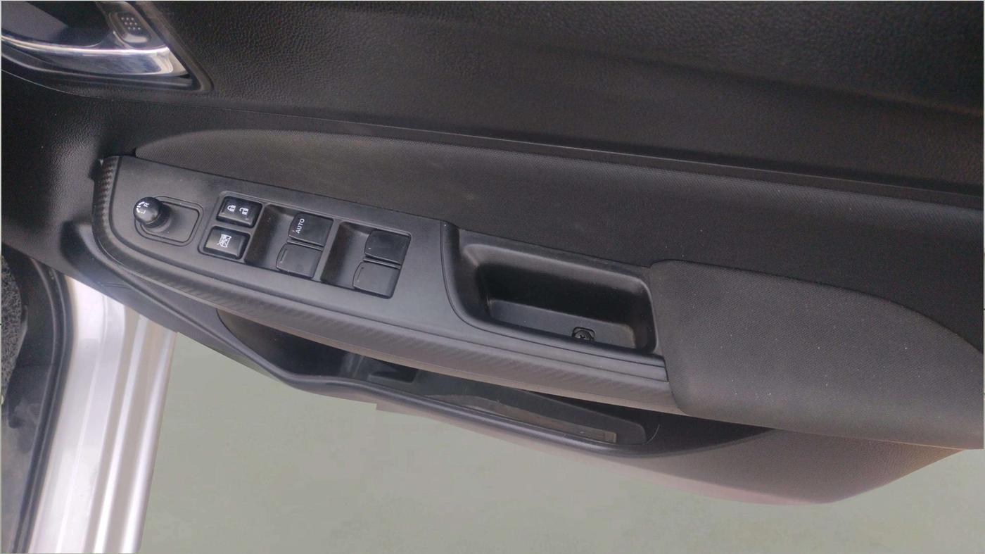 2020 Maruti Swift VXI, Petrol, Manual, 27,799 km, Driver Side Door Panels Control