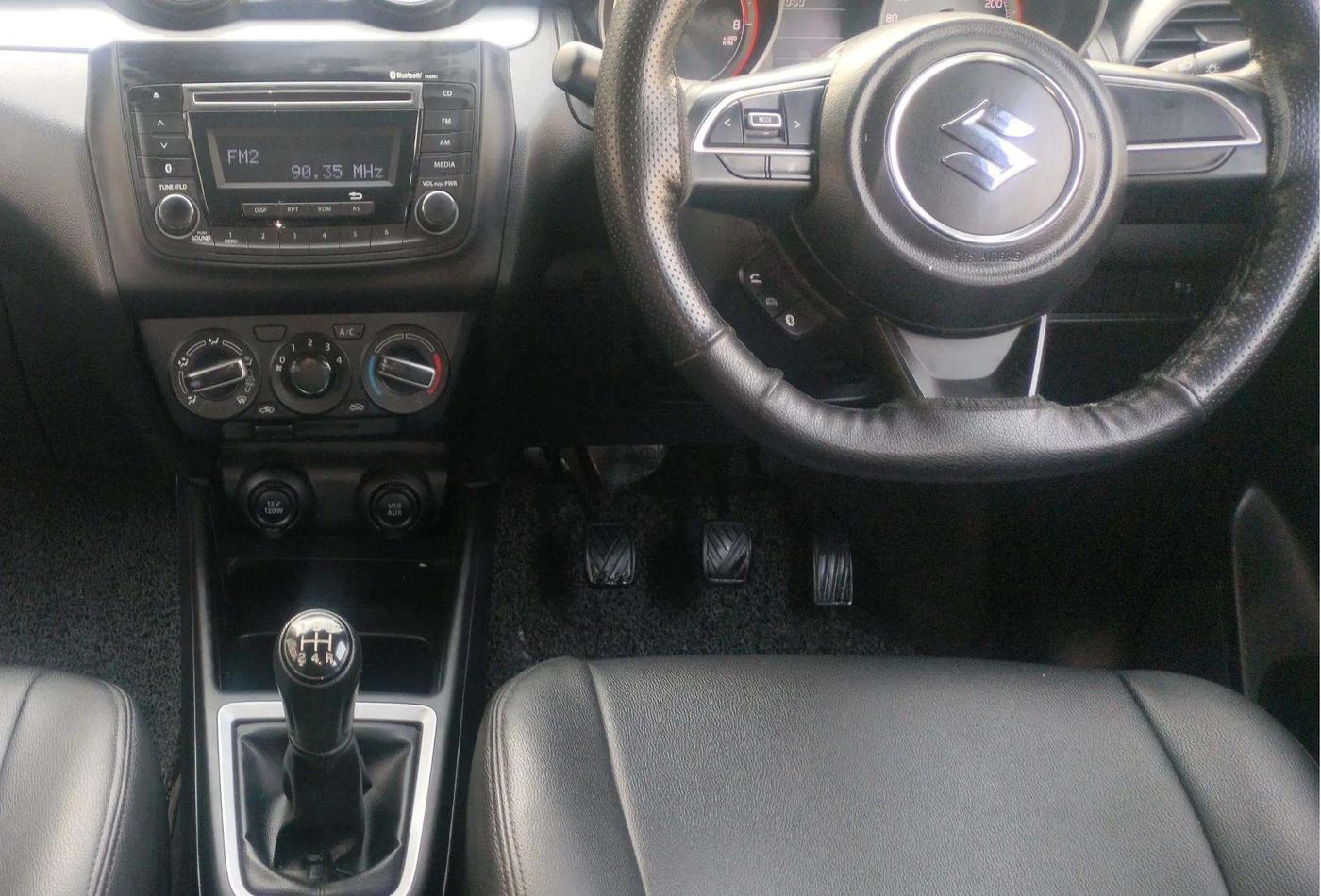2020 Maruti Swift VXI, Petrol, Manual, 27,799 km, Air Conditioner